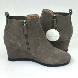 Caslon Willa Wedge Bootie mismatch 7 7.5